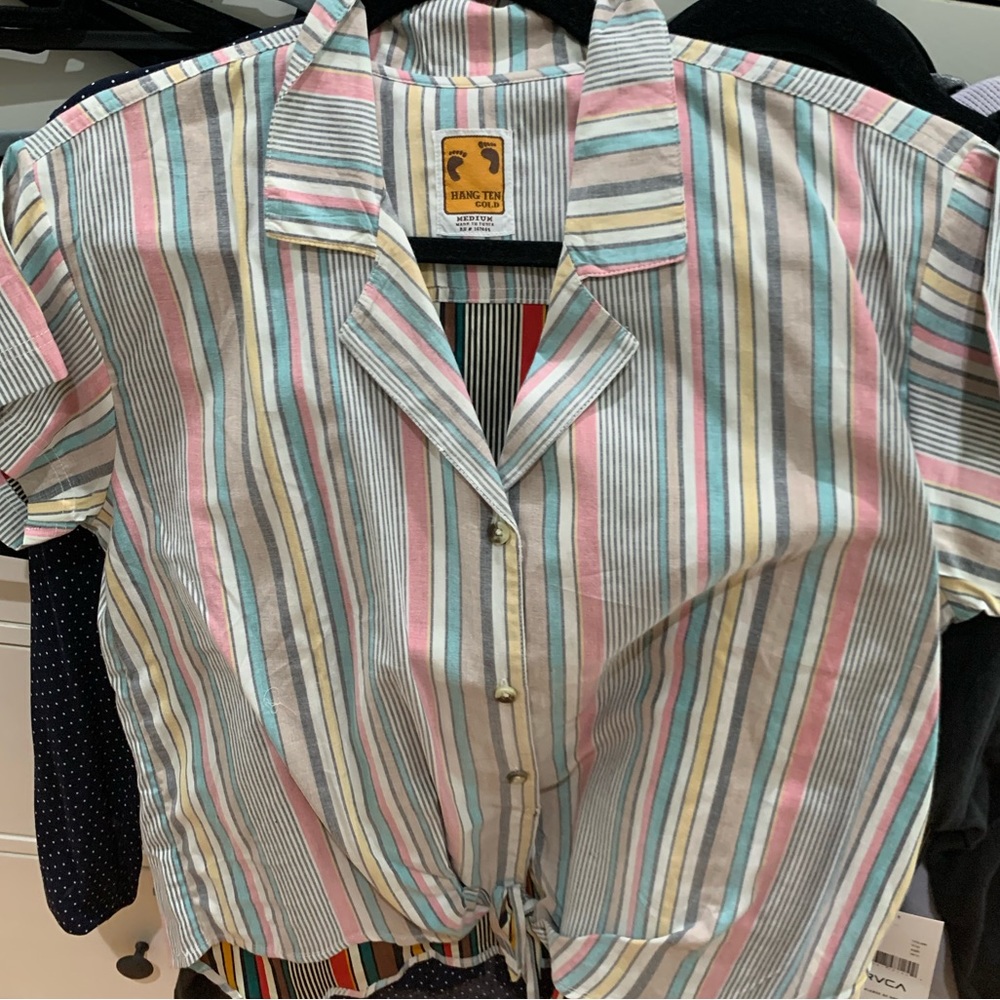 Hang ten button up